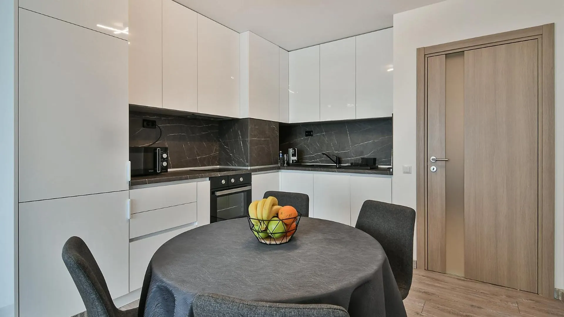 Sky View Flat With Parking Apartment Varna