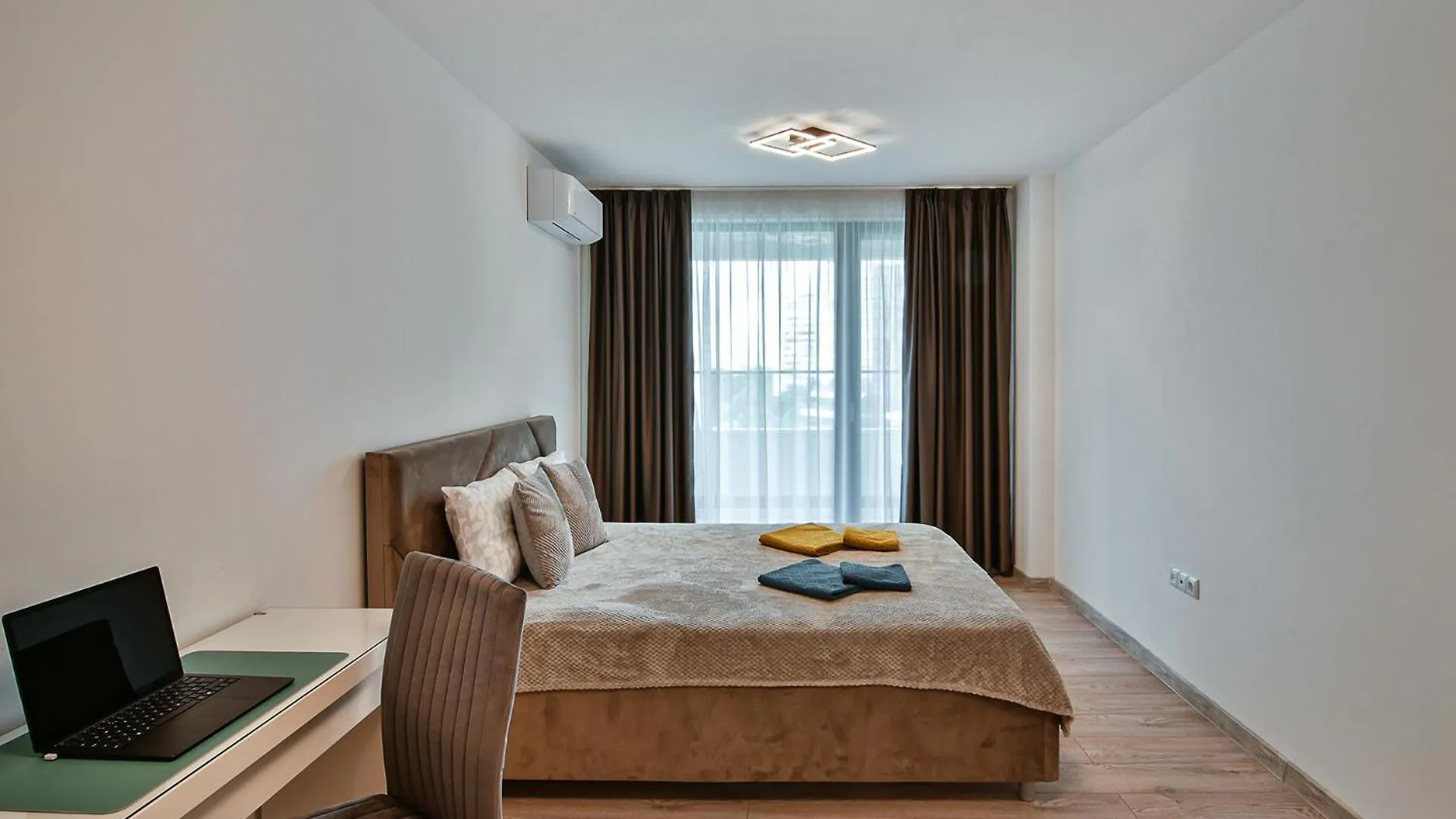 Sky View Flat With Parking Apartment Varna